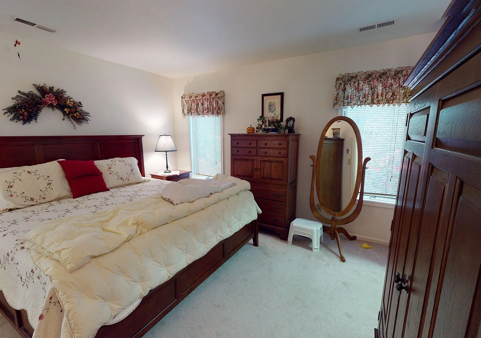 Short Term Furnished House — Photo 4