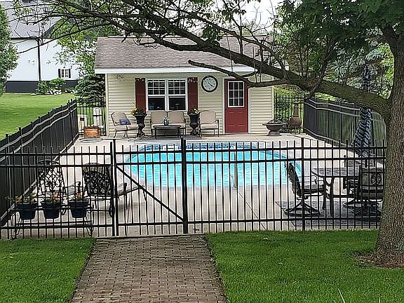 3rd image of 1 Windermere