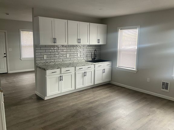 5th image of 10 Division St Floor 1