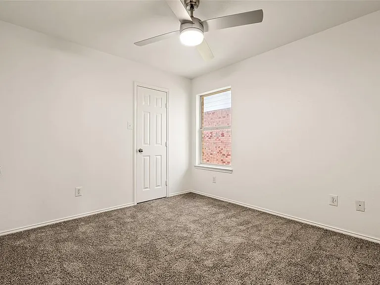8433 Hawks Nest Dr — Photo 29