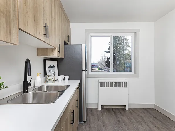 The Duchess (11748 125 Street), 11748 125th St NW, Edmonton, AB T5M 0N6