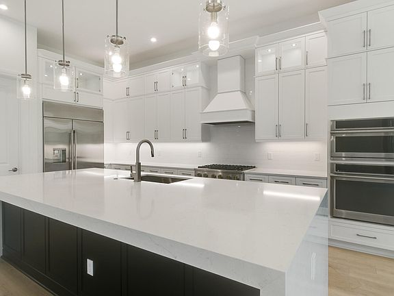 3rd image of 5479 SW Pomegranate Way