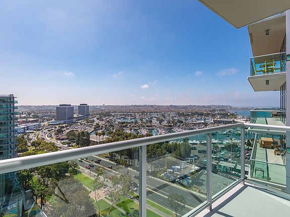 5th image of 13700 Marina Pointe Dr Unit 1825