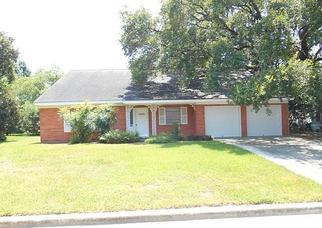 1st image of 203 Live Oak St