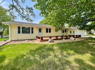 201 Pleasant St, Lakefield, MN 56150