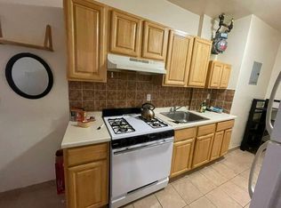 30-76 30th St #2R, Astoria, NY 11102