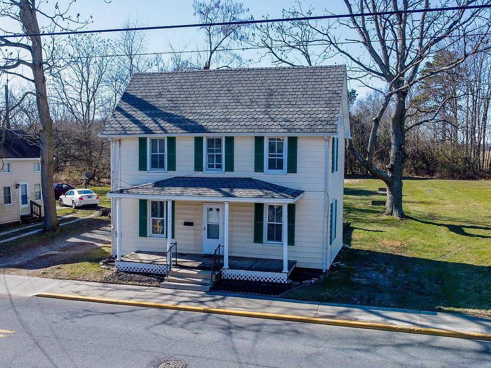 1st image of 121 N West St
