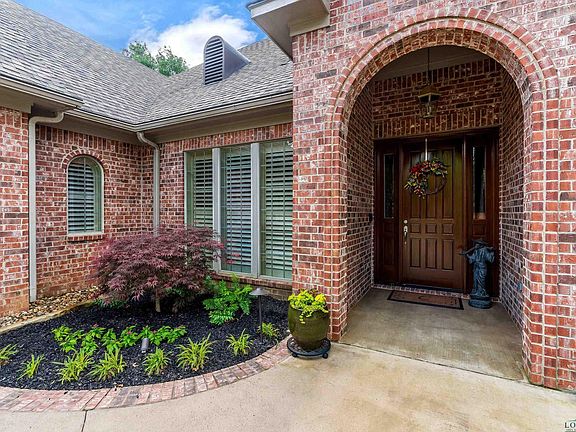 3rd image of 1004 Riverwood Dr