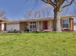559 Coach Light Ln, Hazelwood, MO 63042