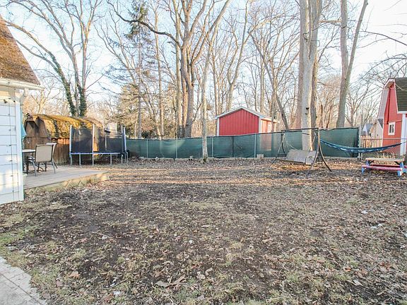 5th image of 3670 E Highland Dr
