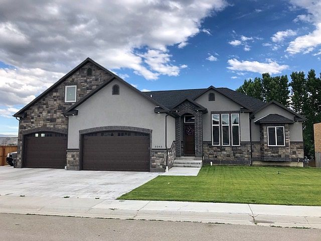 1st image of 3240 Temple Peak Dr