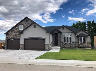 3240 Temple Peak Dr, Rock Springs, WY 82901