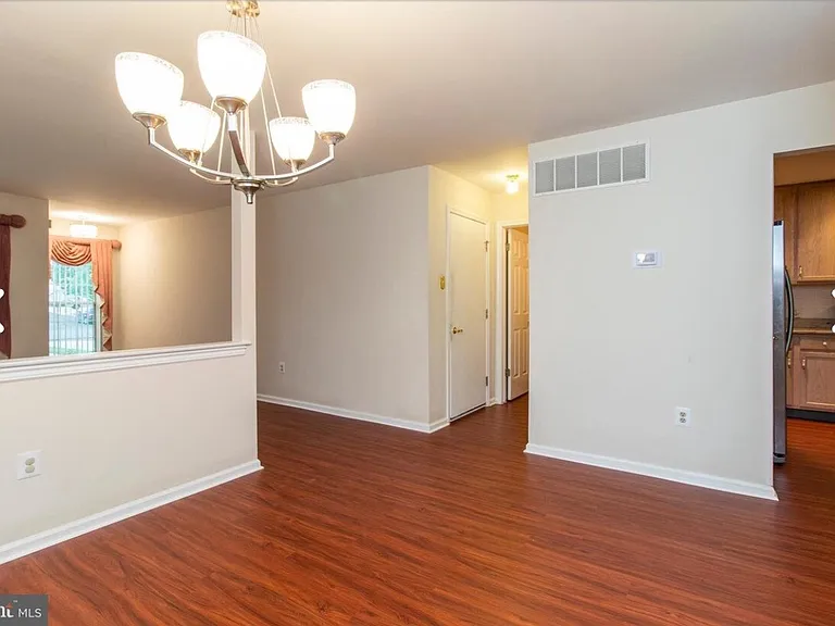 352 Glennbrook Way — Photo 7