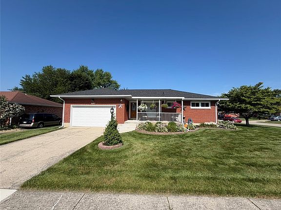 2nd image of 4605 Laredo St