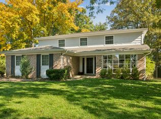 1745 E Summit Ct, Deerfield, IL 60015