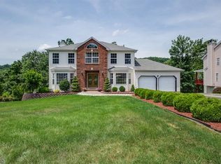 24 Fernwood Rd, Rockaway, NJ 07866