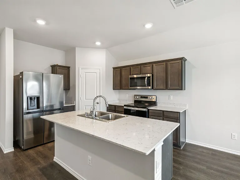 606 Wrangler Dr — Photo 6