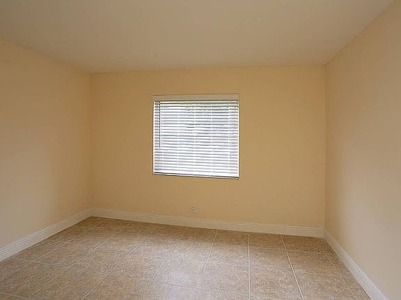 2nd image of 1840 NE 48th St APT 222