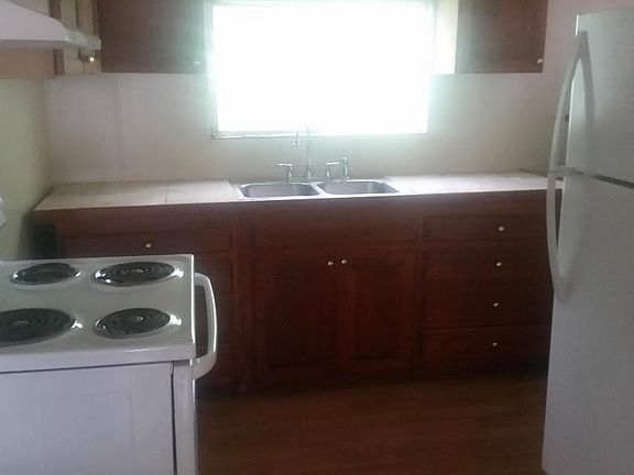 2nd image of 5495 Blackmore Rd