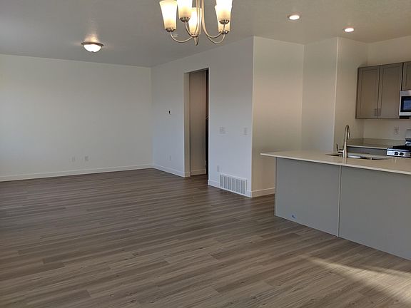 4th image of 14823 S Pele Ln