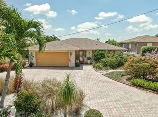 2199 Louisa Dr, Belleair Beach, FL 33786