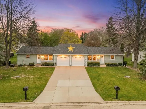 2692 Lavender Ln, Green Bay, WI 54313