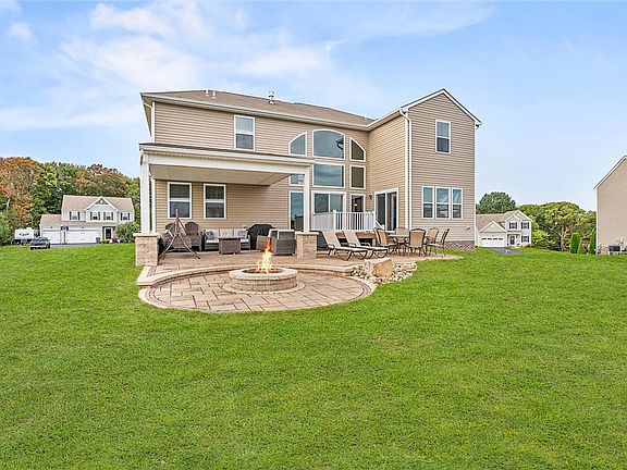 2nd image of 171 Heathfield Dr