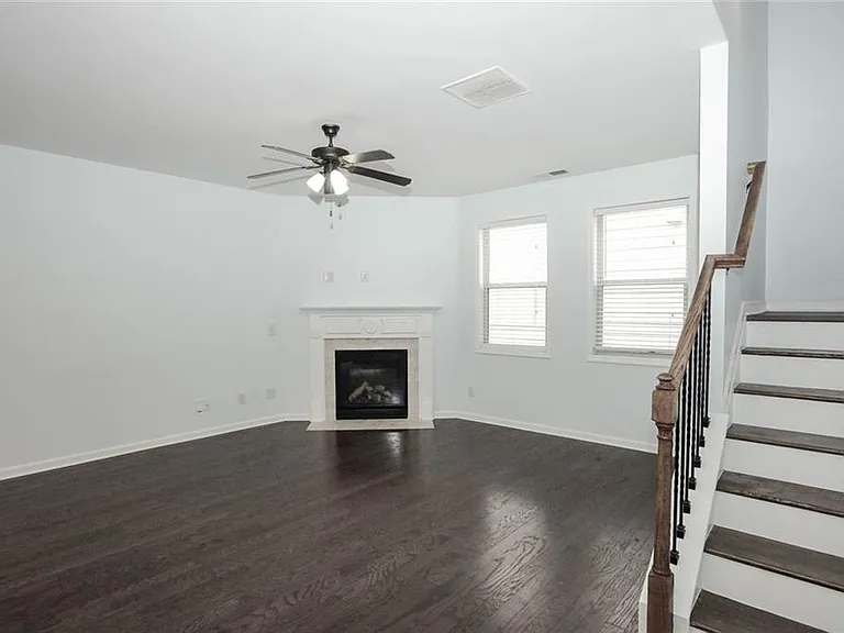 438 Privet Cir — Photo 5