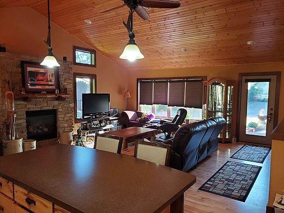 3rd image of 30314 N Pinewood Dr