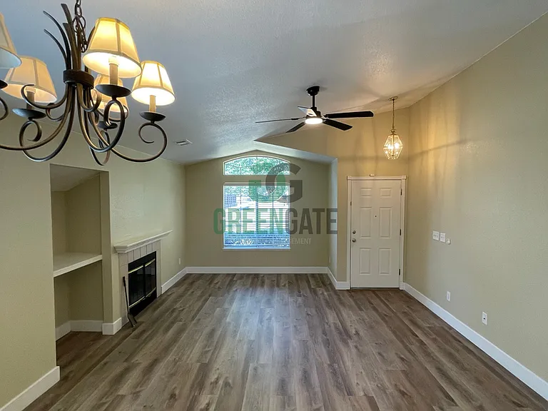 1660 Etta Way — Photo 5