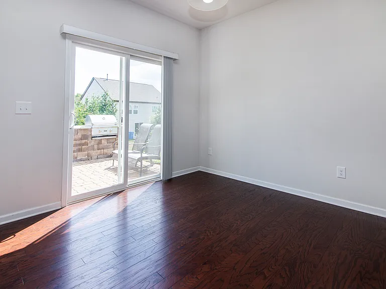 913 Ashton Oak Ct — Photo 12