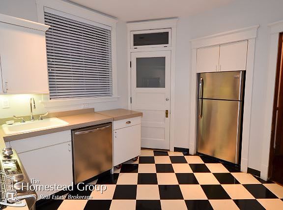 4th image of 1940 W Berenice Ave #2SECONDF