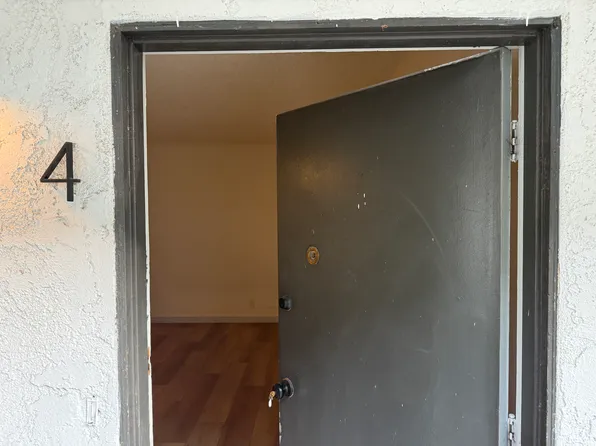 1135 Martin Luther King Jr Ave #4, Long Beach, CA 90813