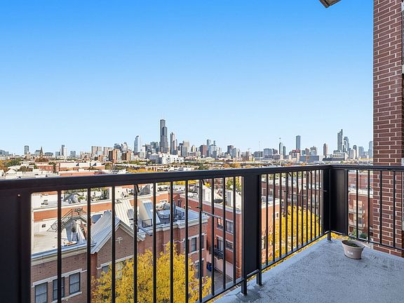 5th image of 811 W 15th Pl Unit 605