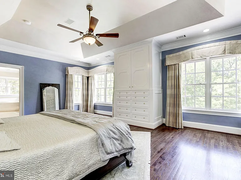 9909 Avenel Farm Dr — Photo 13