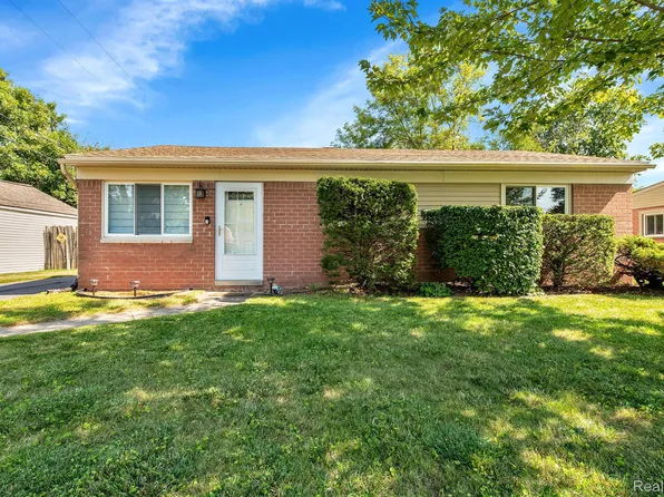 9405 Hazel St, Taylor, MI 48180