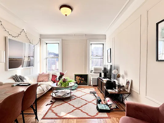 Rented by Compass | media 18