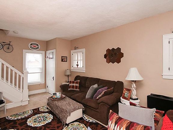 2nd image of 448 Oxford Ave