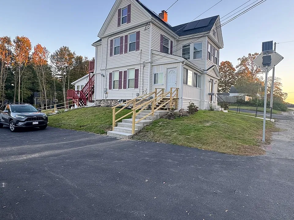 239 Pleasant St #1