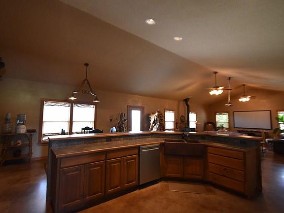 3rd image of 279 Saddle Creek Trl