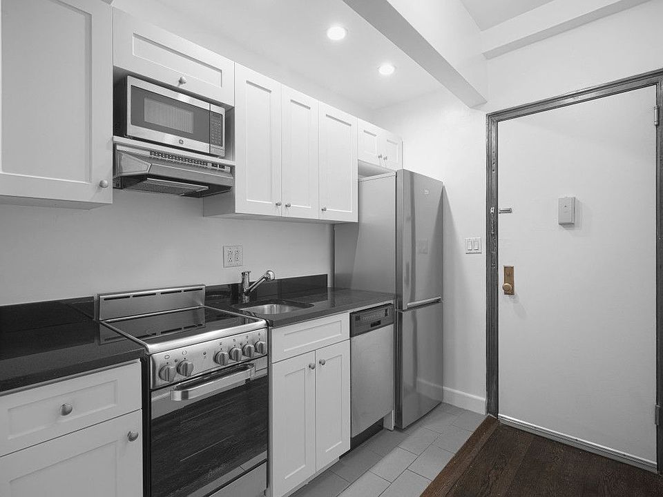 1st image of 24 5th Ave APT 507