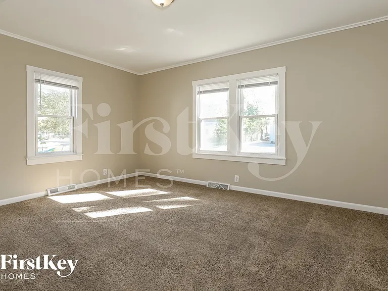 14 E Willow Dr — Photo 8