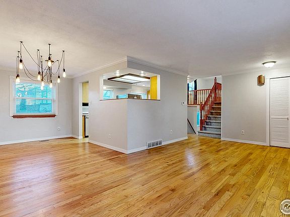 5th image of 11353 Newland St