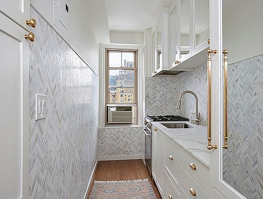 3rd image of 45 Christopher St APT 11F