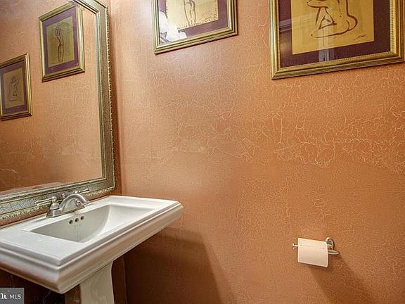 3rd image of 20424 Meadow Pond Pl