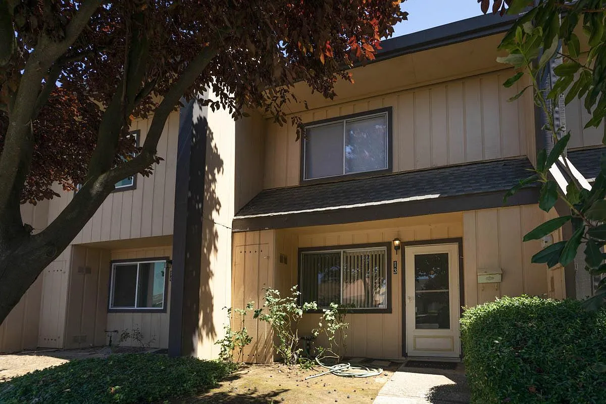 2225 Cheim Blvd APT 13 photo 1
