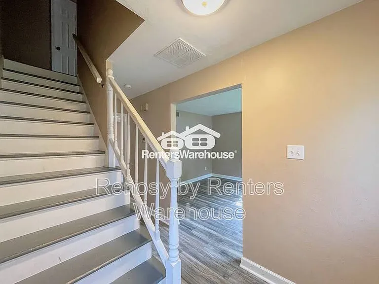5736 Avalon Woods Dr — Photo 18