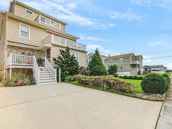 2nd image of 1000 Beach Ave E