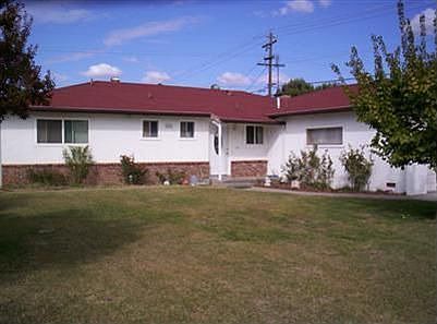 547 W Beverly Dr Front View