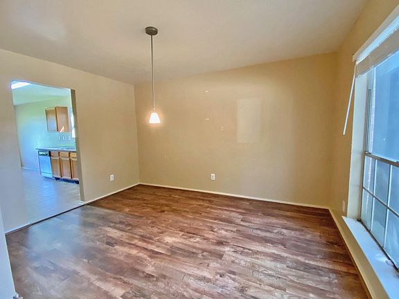5th image of 2406 Kenbridge Dr